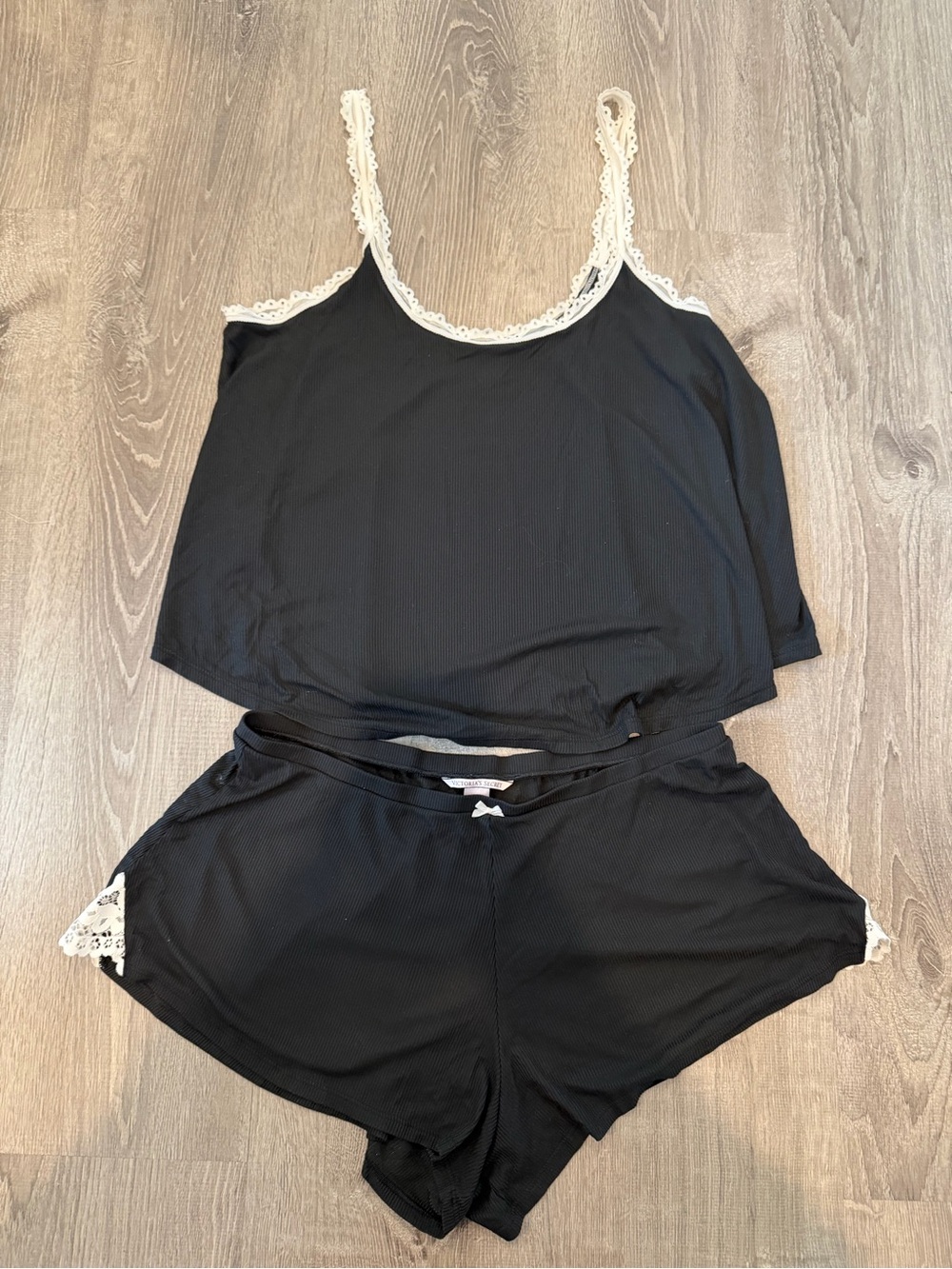 Victoria’s Secret Black White Lace Cami Shorts Pajama Set Size L